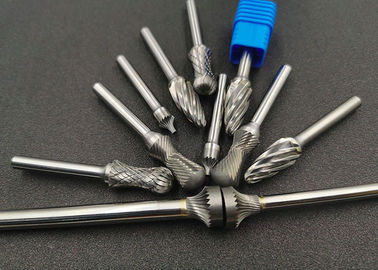 Un buon prezzo. Archivio rotatorio rotatorio della sbavatura 12mm del carburo lungo dello stinco per i pezzi in lavorazione del metallo che frantumano strumento in linea