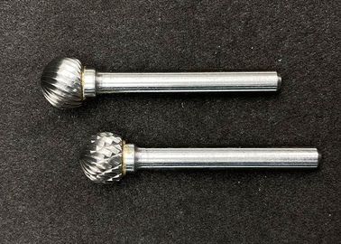 Buon prezzo Strumento rotatorio della sbavatura rotatoria del carburo cementato che scolpisce durezza dello stinco dei pezzi HRA 89-92.5 in linea